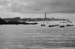 Port de Yuzin (Porz Yuzin). Juste avant la tempete. De gauche à droit: Beg Biniglou, cote Nord, Pointe du Créac`h et Pointe de Porz Men.