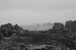 Pointe du Créac`h. La falaise dans la brume: de droit à gauche, Port de Yuzin, Corn Héré, les Iles de Keller et Keller Vihan.