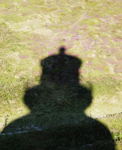 Pointe du Stiff (Beg Stif), 2011. L`ombre du phare sur la bruyére.