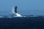 Pointe de Roc`h Hir (Beg Roc`h Hir), 2014. Le Kéréon se prépare à affronter les tempetes en début d`année; sur la cote, à l`horizon, Pointe de Corsen.