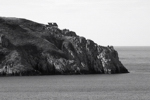 Lann Penarland (Lann Penn Al Lann), 2011. La Pointe de Baholle et l`ancienne maison de la corne de brume. Voir aussi `Images de Ouessant - Penarland`.