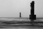Passage du Fromveur, 2011. Le feu de Men-Korn et le phare de Kéréon dans le courant du Fromveur.