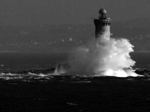 Pointe de Roc`h Hir (Beg Roc`h Hir), 2014. Pluie avec vent, et un coup de vague de Fromveur (environ 30 metres de hauteur) frappant contre le phare de Kéréon pendant la tempete en début d`année.