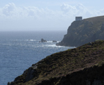 Pointe de Cadoran (Beg Kadoran), 2011. La maison de la vieille corne de brume à la Pointe de Baholle. Voir aussi `Images de Ouessant - Cadoran`.